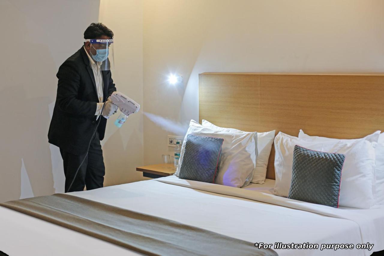 Hotel Vaccinated Staff- Oyo Townhouse 105 Khar West Station Bombaj Exteriér fotografie