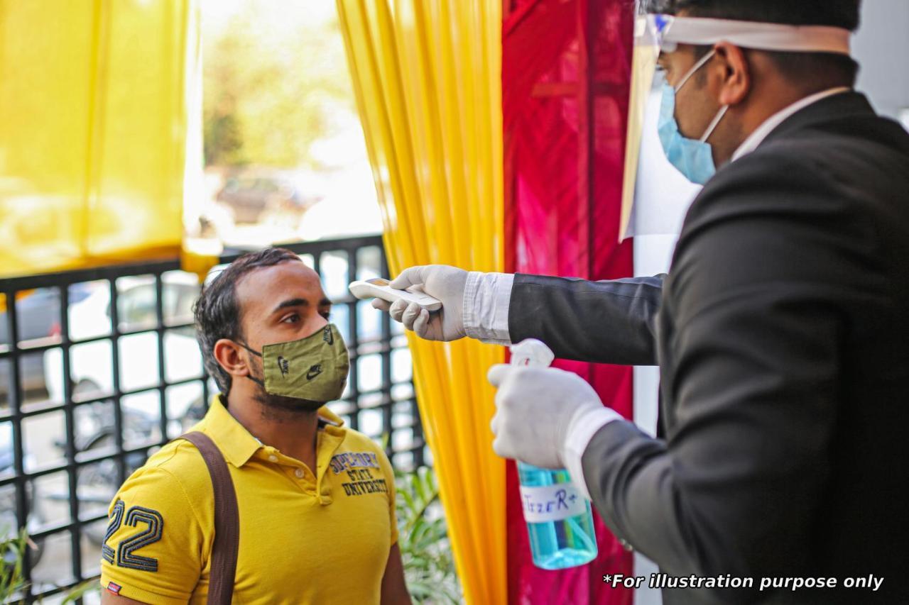 Hotel Vaccinated Staff- Oyo Townhouse 105 Khar West Station Bombaj Exteriér fotografie