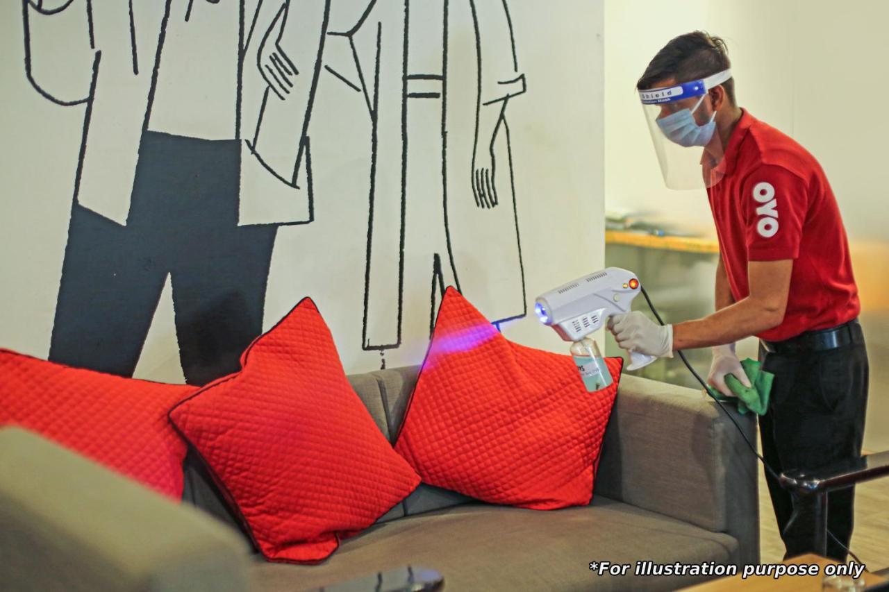 Hotel Vaccinated Staff- Oyo Townhouse 105 Khar West Station Bombaj Exteriér fotografie