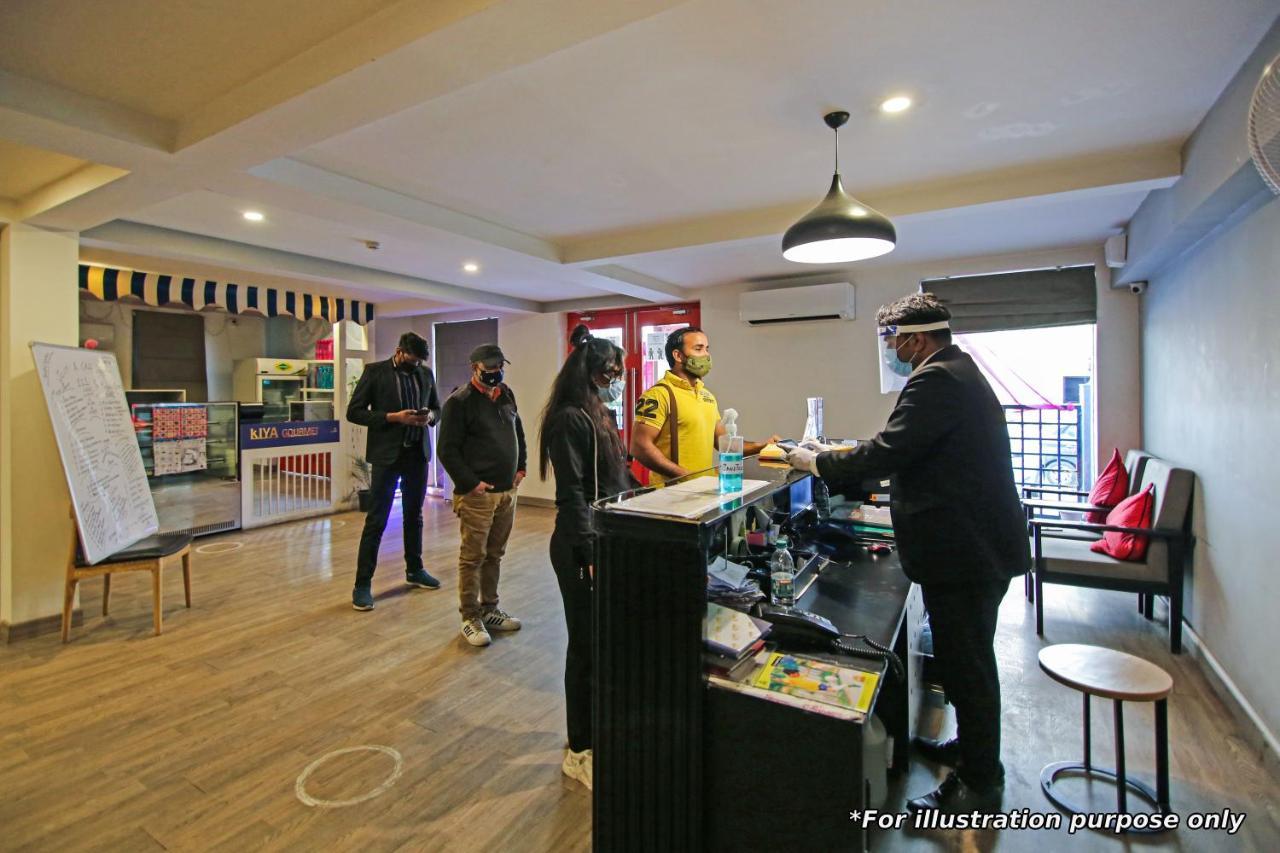 Hotel Vaccinated Staff- Oyo Townhouse 105 Khar West Station Bombaj Exteriér fotografie
