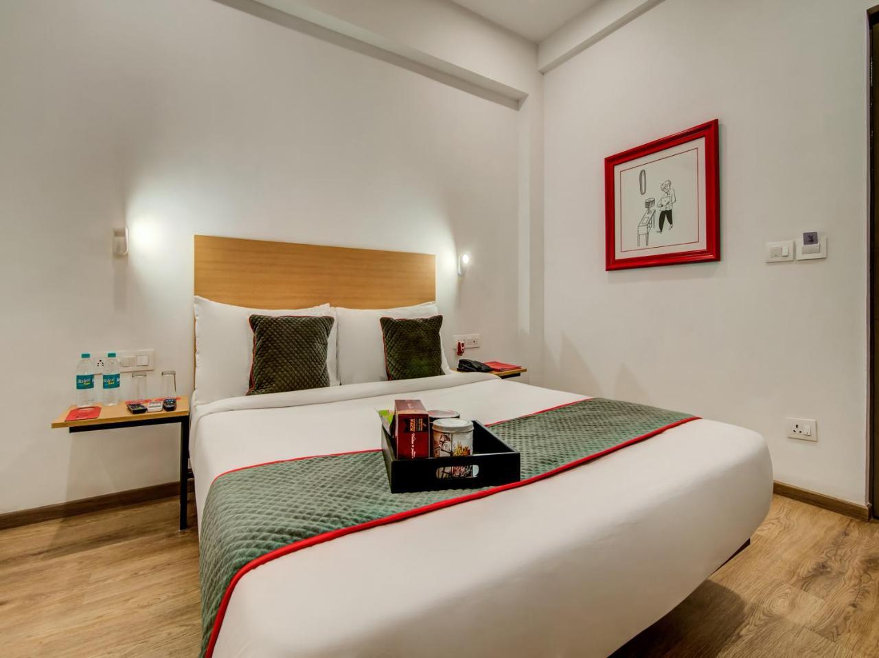 Hotel Vaccinated Staff- Oyo Townhouse 105 Khar West Station Bombaj Exteriér fotografie