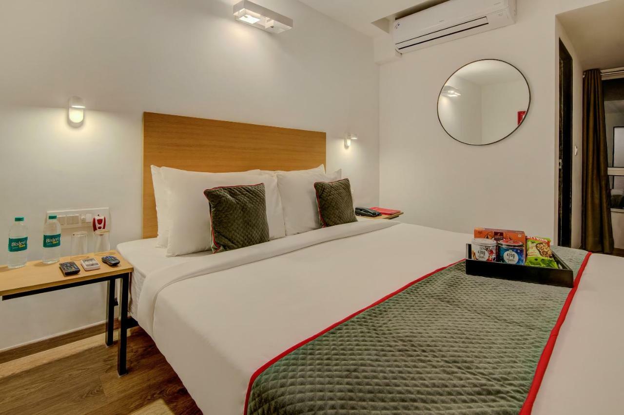 Hotel Vaccinated Staff- Oyo Townhouse 105 Khar West Station Bombaj Exteriér fotografie