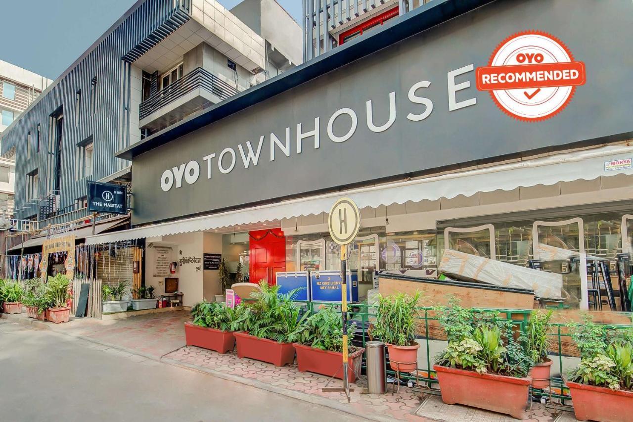 Hotel Vaccinated Staff- Oyo Townhouse 105 Khar West Station Bombaj Exteriér fotografie